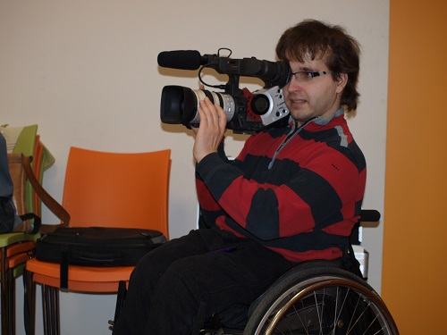Kameramann im Rollstuhl