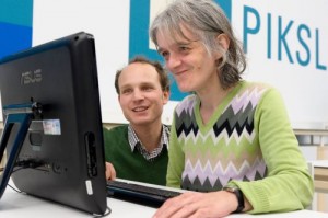 Benjamin Freese, Leiter des PIKSL Labor und Elisabeth Hermann, PIKLS-Laborantin