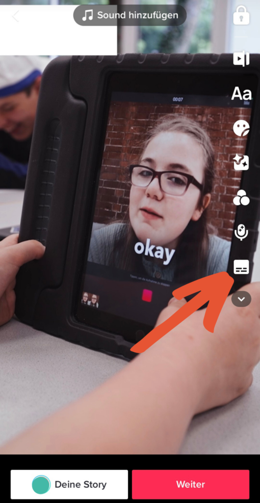 Screenshot der Schaltfläche für Untertitel in der App TikTok